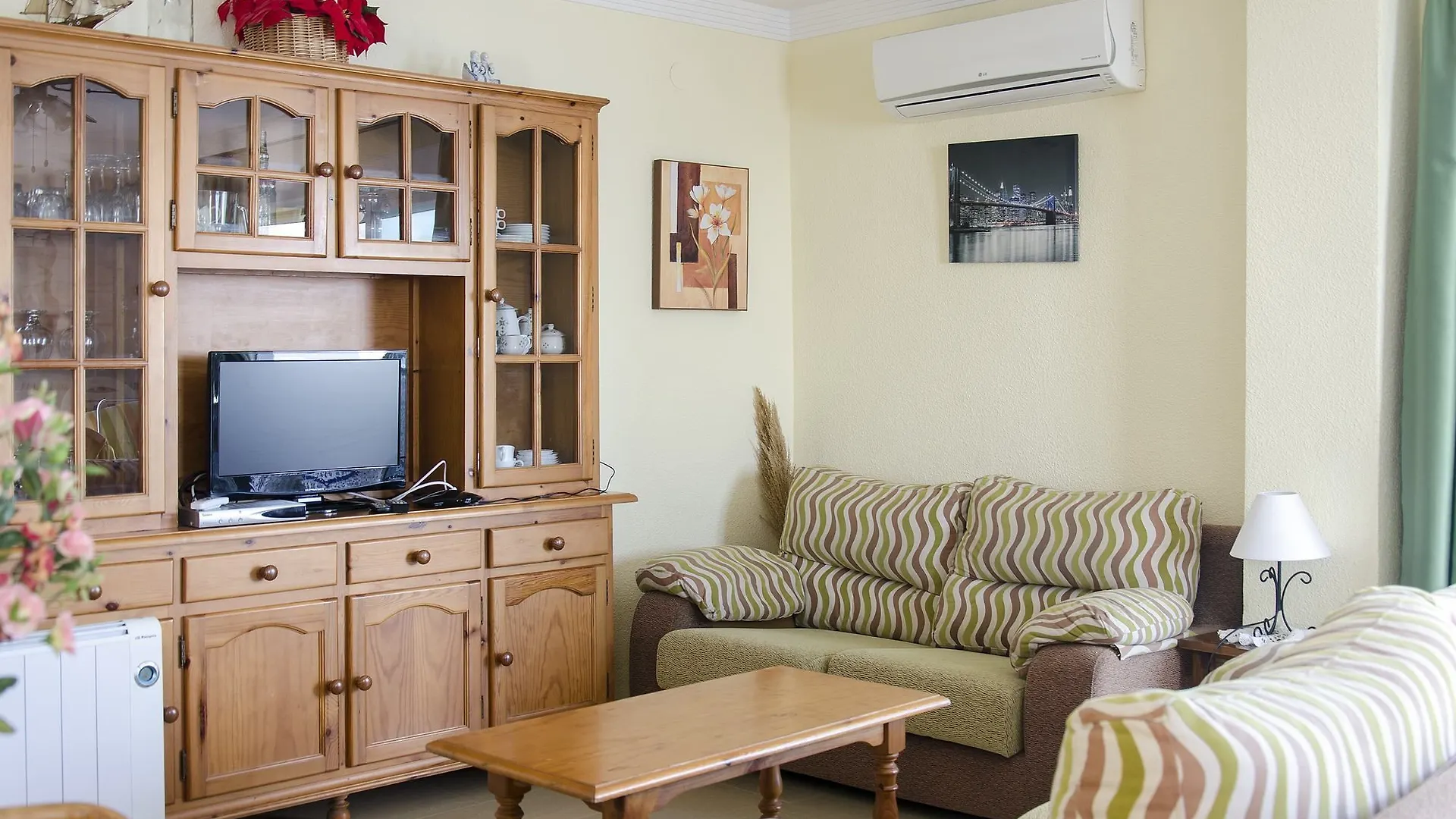 Apartamentos Alkisol Velilla-Taramay Spain